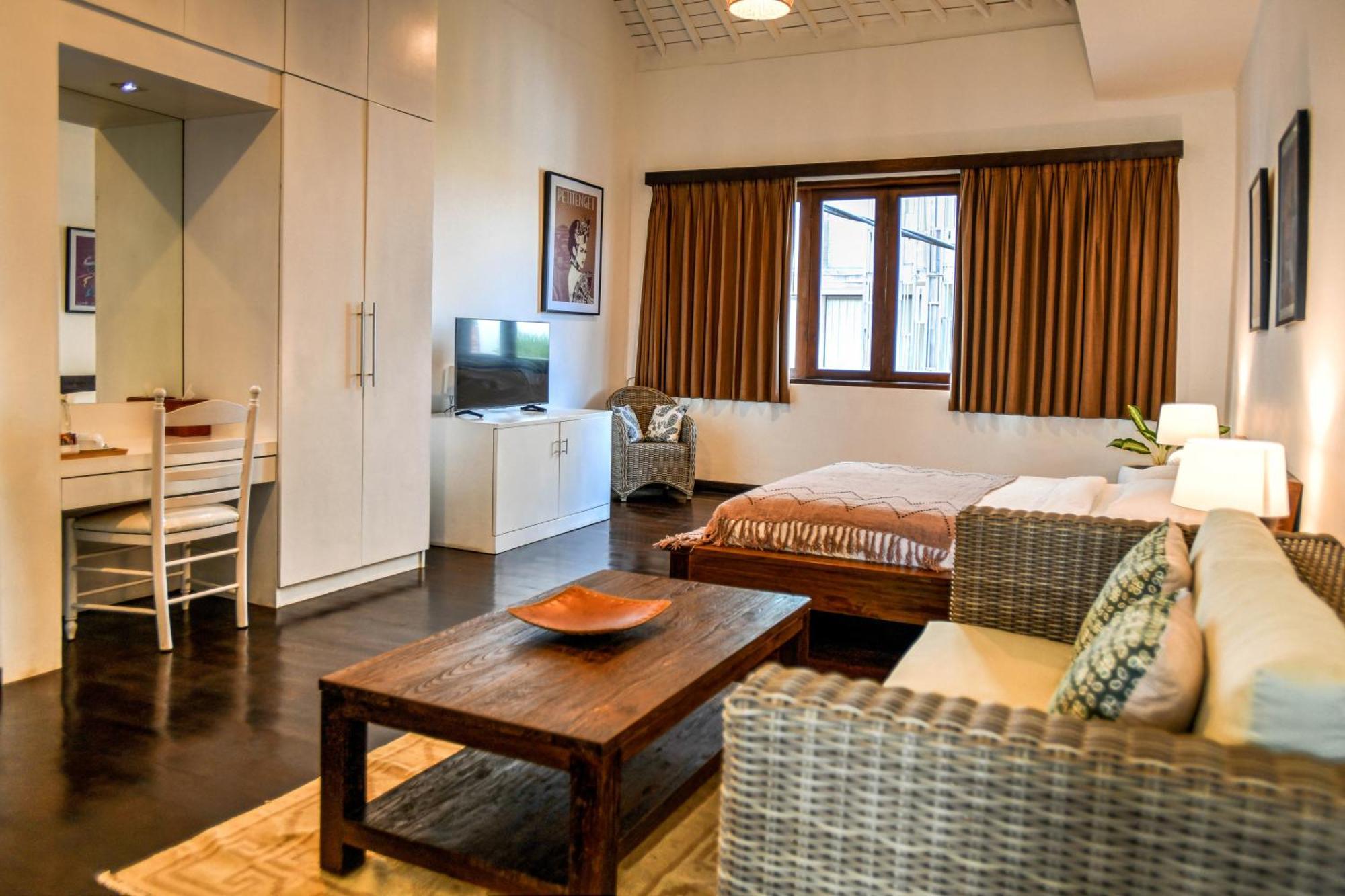 Melo Suites Hotel Seminyak  Exterior photo