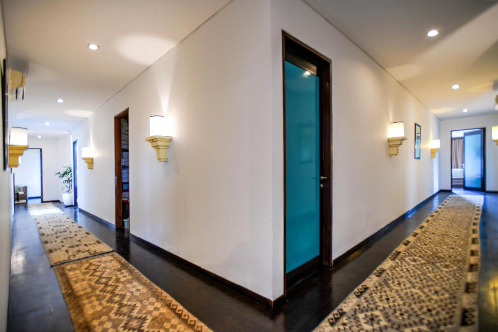 Melo Suites Hotel Seminyak  Exterior photo